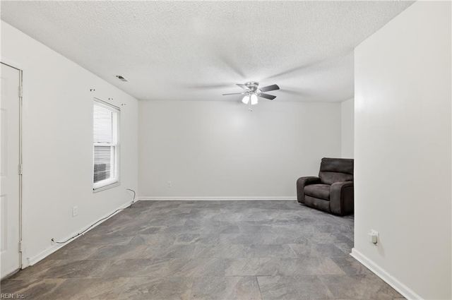 2819 Eric CT, Chesapeake, VA 23323