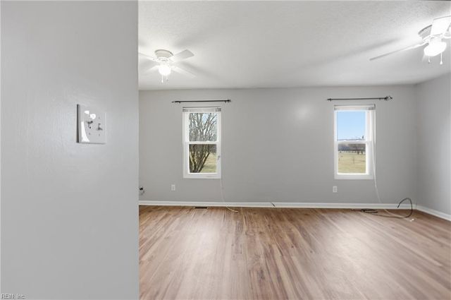 2819 Eric CT, Chesapeake, VA 23323