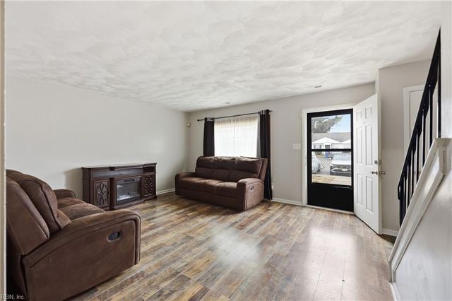 2819 Eric CT, Chesapeake, VA 23323