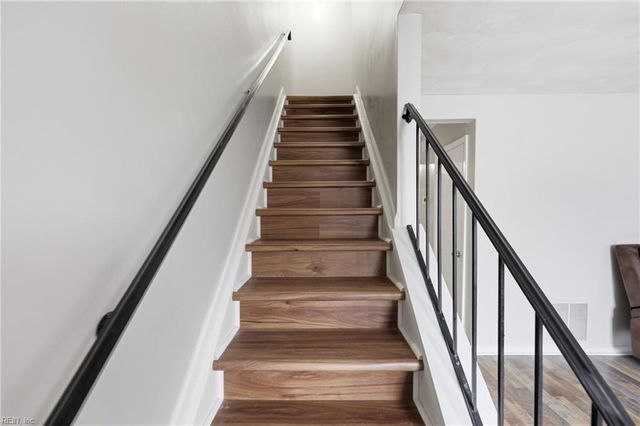 2819 Eric CT, Chesapeake, VA 23323