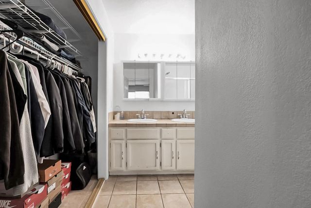 2145 Northridge Dr, Modesto, CA 95350