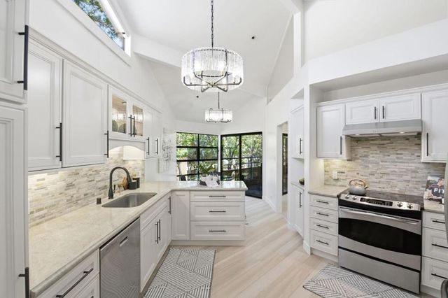 35 9th Avenue 11, San Mateo, CA 94401