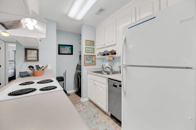 223 Sea Cloud Circle, Edisto Island, SC 29438