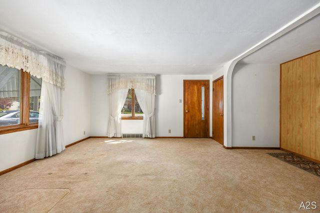 711 Riley Street, Park Twp, MI 49424