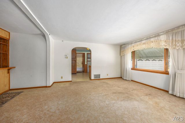 711 Riley Street, Park Twp, MI 49424
