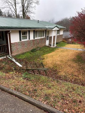 297 Pine, Glenville, WV 26351