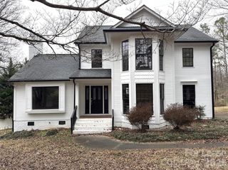 14301 Hackamore Drive, Matthews, NC 28105