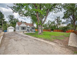 1050 Pikeview St, Lakewood, CO 80215