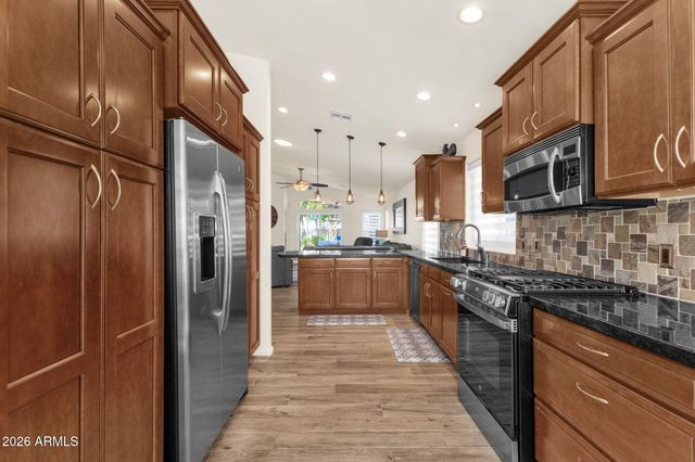 2234 E WAHALLA Lane, Phoenix, AZ 85024