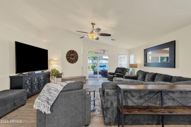 2234 E WAHALLA Lane, Phoenix, AZ 85024