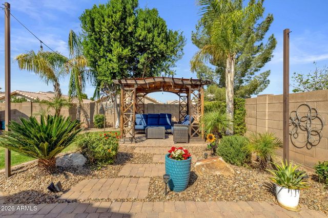 2234 E WAHALLA Lane, Phoenix, AZ 85024