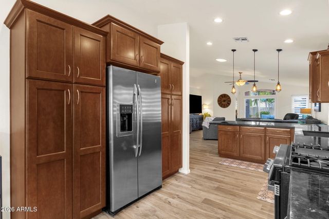 2234 E WAHALLA Lane, Phoenix, AZ 85024