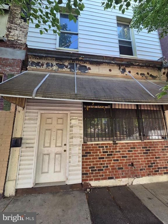 4245 LANCASTER AVE, Philadelphia, PA 19104
