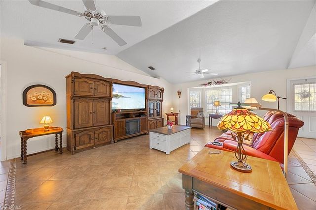 2610 6th AVE NE, Naples, FL 34120