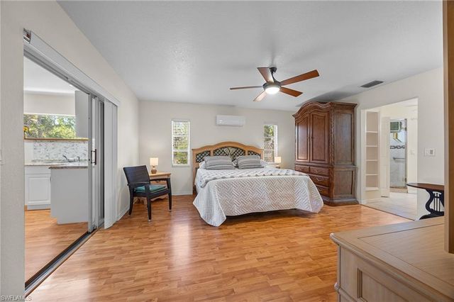 2610 6th AVE NE, Naples, FL 34120