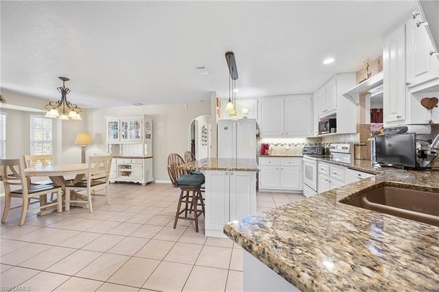 2610 6th AVE NE, Naples, FL 34120