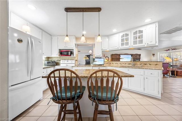 2610 6th AVE NE, Naples, FL 34120