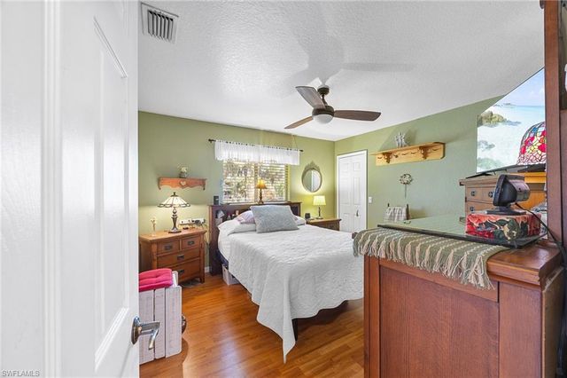 2610 6th AVE NE, Naples, FL 34120