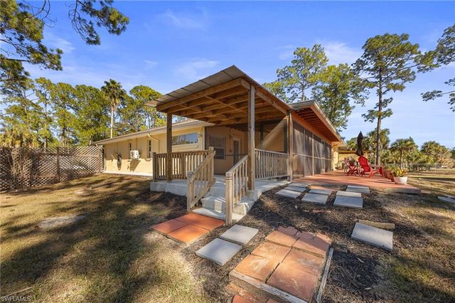 2610 6th AVE NE, Naples, FL 34120