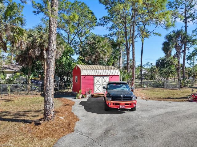 2610 6th AVE NE, Naples, FL 34120