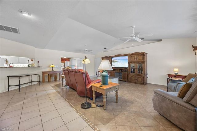 2610 6th AVE NE, Naples, FL 34120