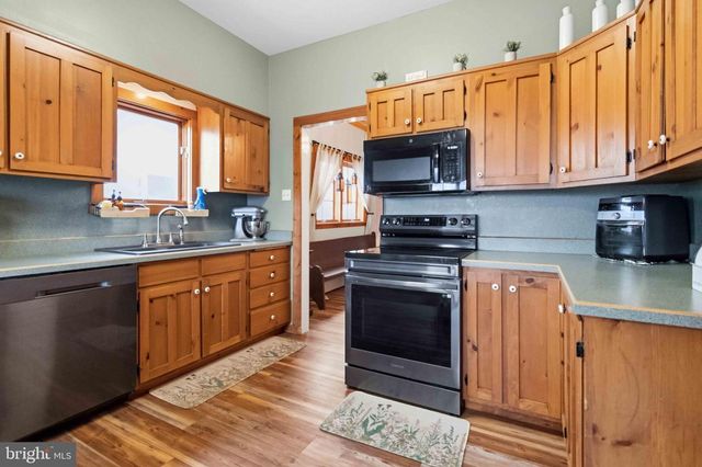 38 STATE RD, Barnesville, PA 18214
