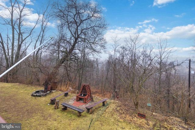 38 STATE RD, Barnesville, PA 18214