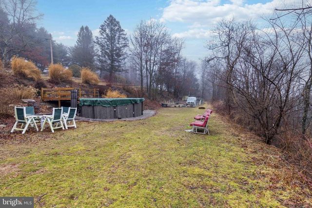 38 STATE RD, Barnesville, PA 18214