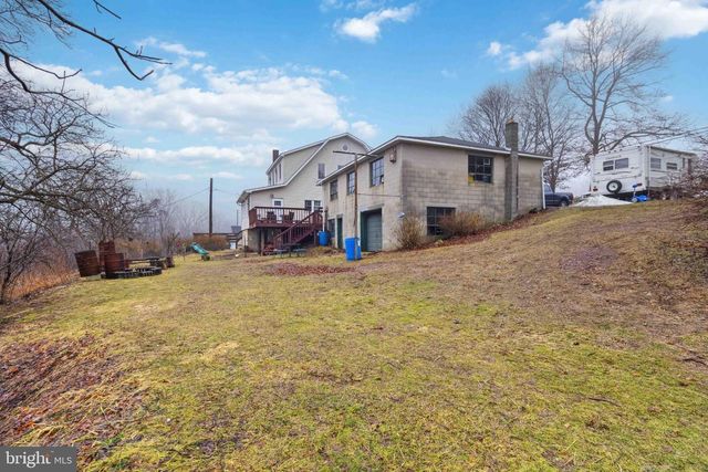 38 STATE RD, Barnesville, PA 18214