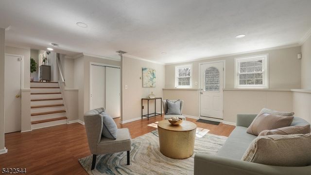 407 Cayuga Way, Westfield Town, NJ 07090