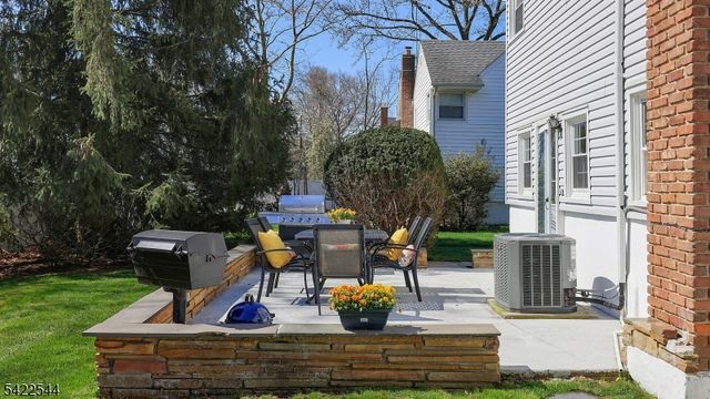 407 Cayuga Way, Westfield Town, NJ 07090
