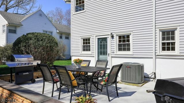 407 Cayuga Way, Westfield Town, NJ 07090