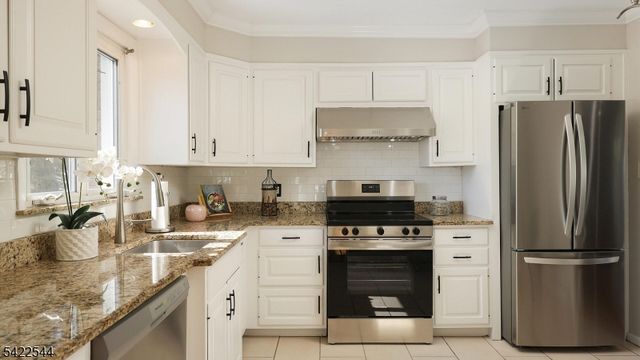 407 Cayuga Way, Westfield Town, NJ 07090