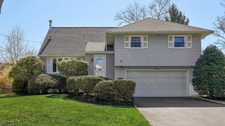 407 Cayuga Way, Westfield Town, NJ 07090