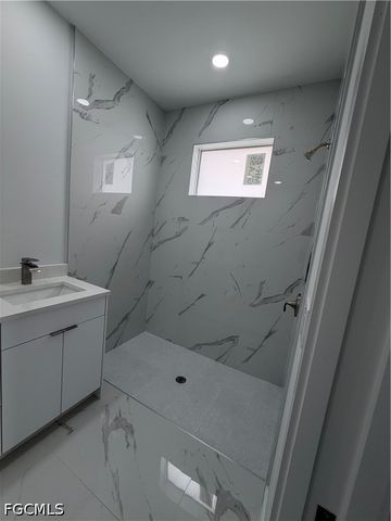 846 Runble ST E, Lehigh Acres, FL 33974