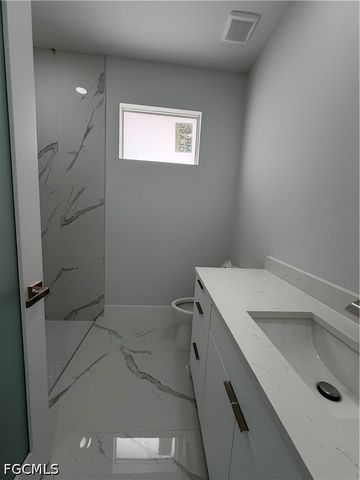 846 Runble ST E, Lehigh Acres, FL 33974