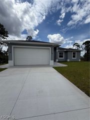 846 Runble ST E, Lehigh Acres, FL 33974