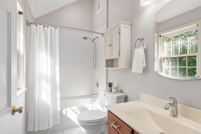 59 Old Lowell Rd, Westford, MA 01886