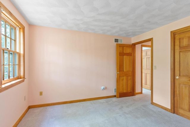 59 Old Lowell Rd, Westford, MA 01886
