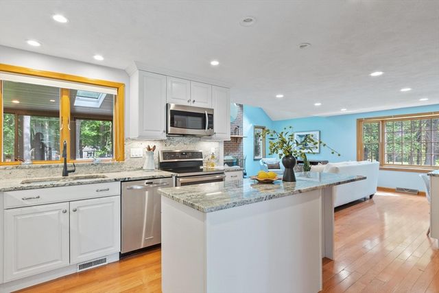 59 Old Lowell Rd, Westford, MA 01886