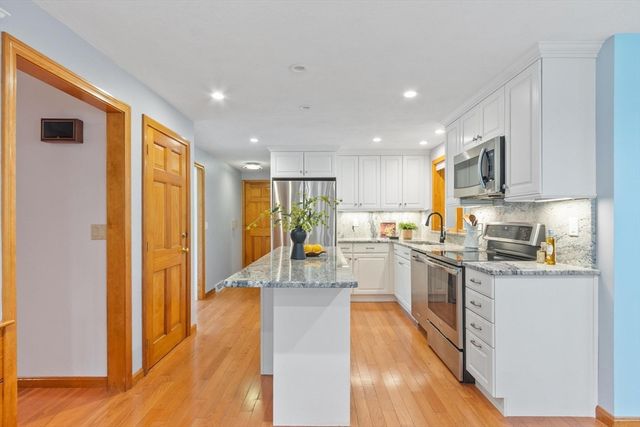 59 Old Lowell Rd, Westford, MA 01886