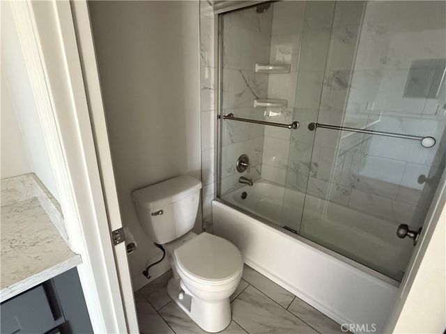 400 N Hobart Boulevard 304, Los Angeles, CA 90004