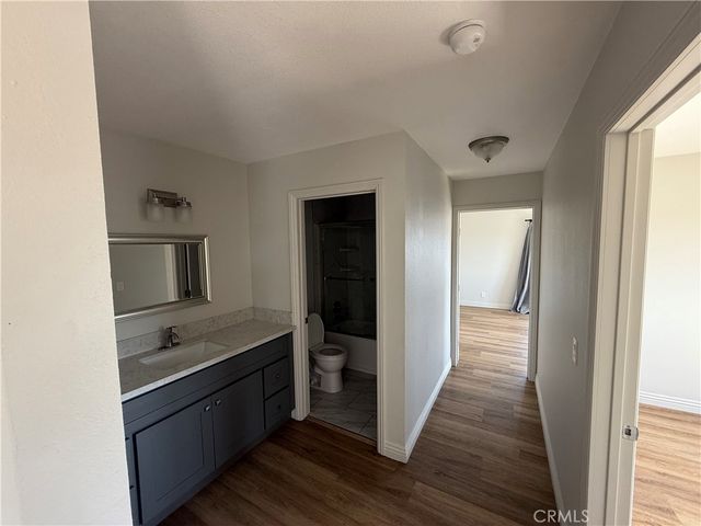 400 N Hobart Boulevard 304, Los Angeles, CA 90004