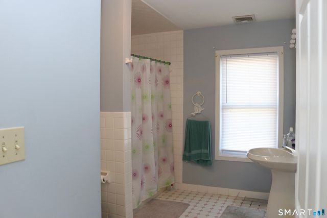 4 Shelton Street, Derby, CT 06418