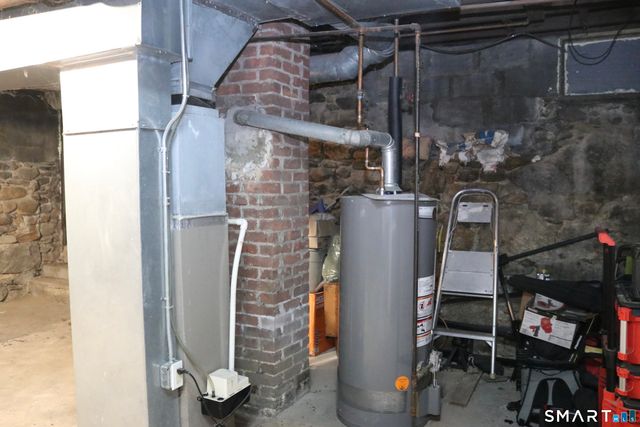 4 Shelton Street, Derby, CT 06418