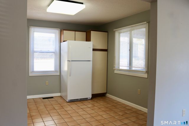 4 Shelton Street, Derby, CT 06418