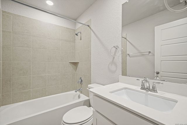 26067 SCENIC CREST BLVD, Boerne, TX 78006