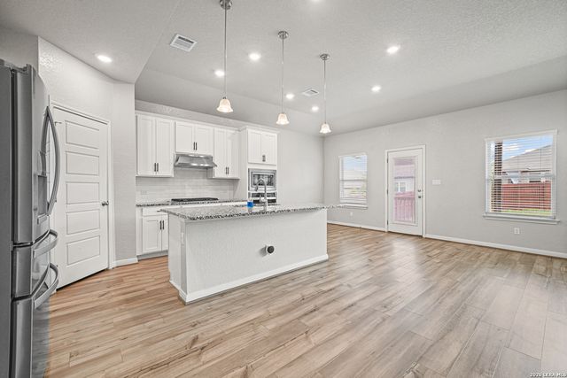 26067 SCENIC CREST BLVD, Boerne, TX 78006