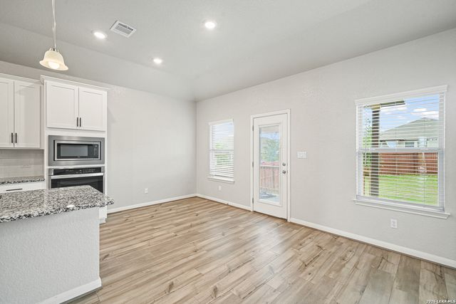 26067 SCENIC CREST BLVD, Boerne, TX 78006