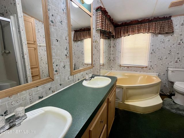 241 ST JOHNS Avenue, Satsuma, FL 32189